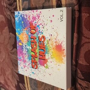 New never used vibrant colors eyeshadow